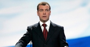Медведев требует наказать виновных в обрушении трассы