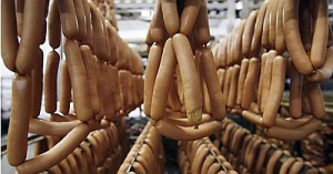 В российских магазинах обнаружены сосиски с кониной из Европы