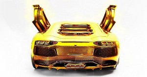 В Дубае продают самый дорогой автомобиль из золота и бриллиантов