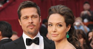 Голливудские звезды Брэд Питт и Анджелина Джоли поженились во Франции