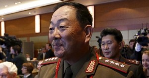 В КНДР министра обороны расстреляли из зенитной установки за сон на совещании